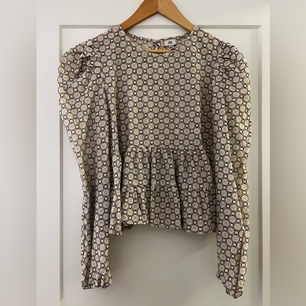 River Island, detailed blouse with balloon sleeves in size US 10